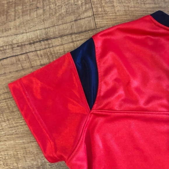 NWOT University of Arizona shiny V neck top.  Large - Picture 6 of 9